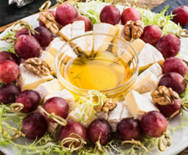 Канапе «Камамбер»